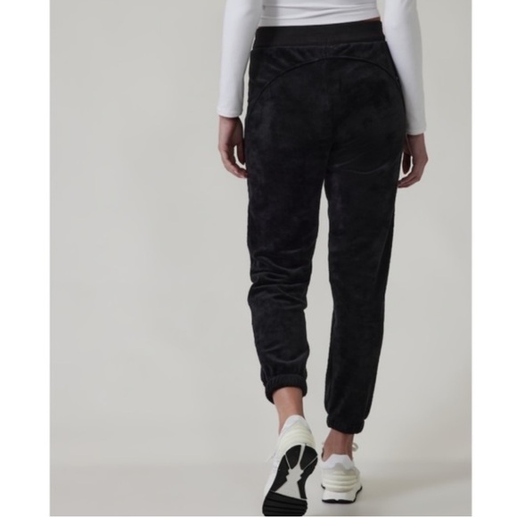 Athleta Double Cozy Karma Jogger in black - Picture 2 of 5